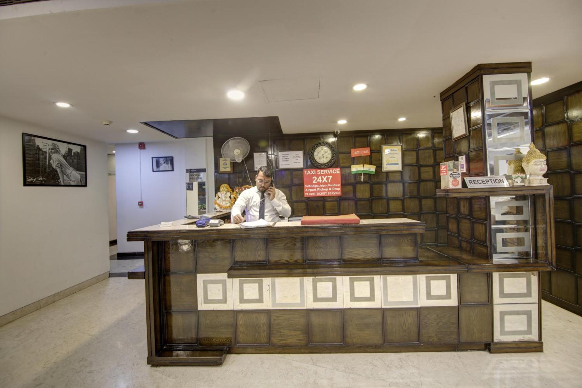 Hotel Venus Plaza ニューデリー エクステリア 写真