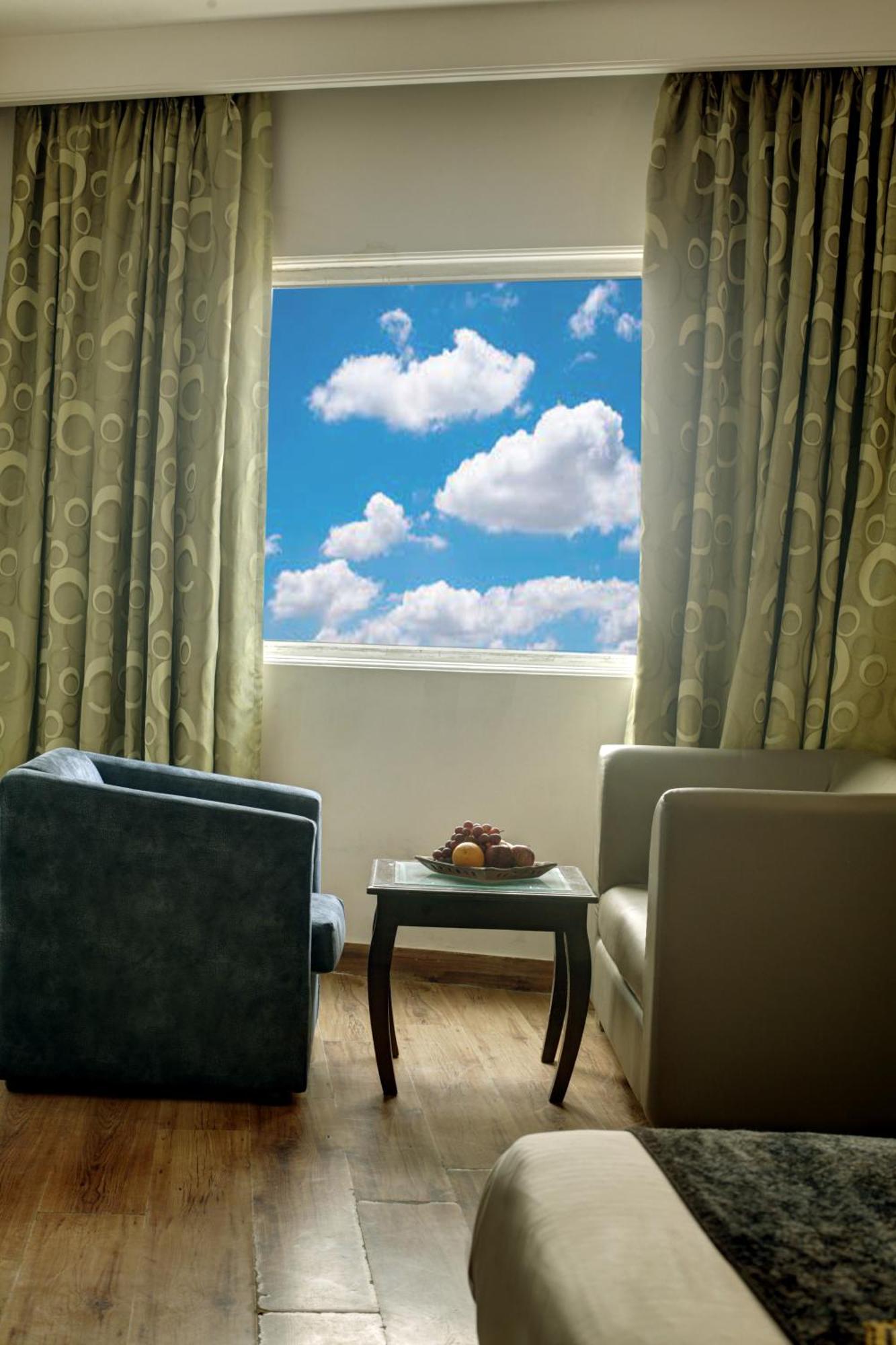 Hotel Venus Plaza ニューデリー エクステリア 写真
