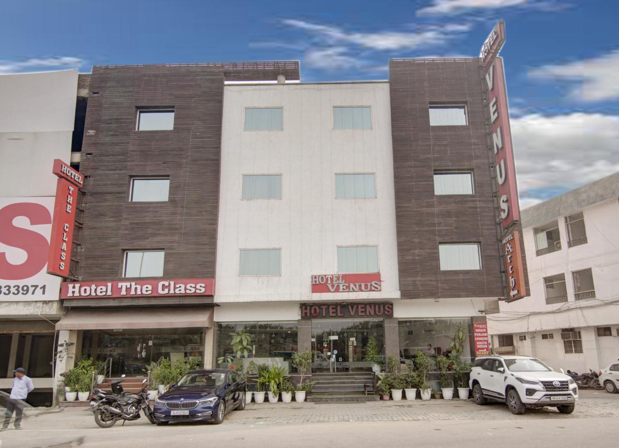 Hotel Venus Plaza ニューデリー エクステリア 写真